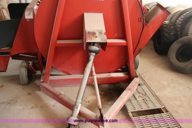 image for item G5523 Case IH 600 blower