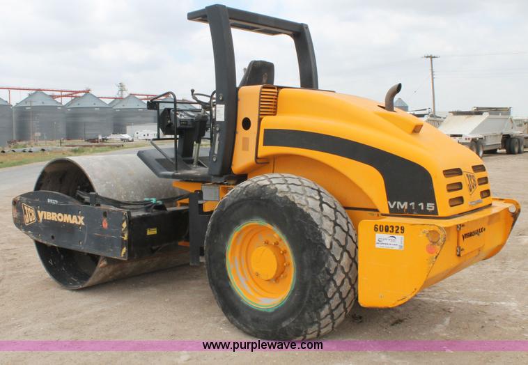 image for item G5733 JCB VM115 Vibromax roller