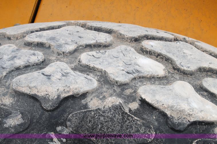 image for item G5733 JCB VM115 Vibromax roller