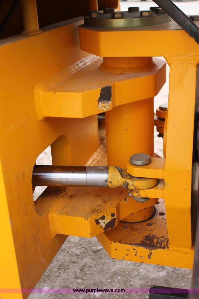 image for item G5733 JCB VM115 Vibromax roller