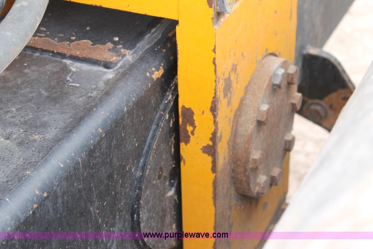 image for item G5733 JCB VM115 Vibromax roller