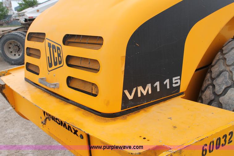 image for item G5733 JCB VM115 Vibromax roller