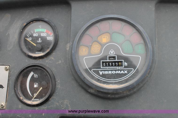 image for item G5733 JCB VM115 Vibromax roller