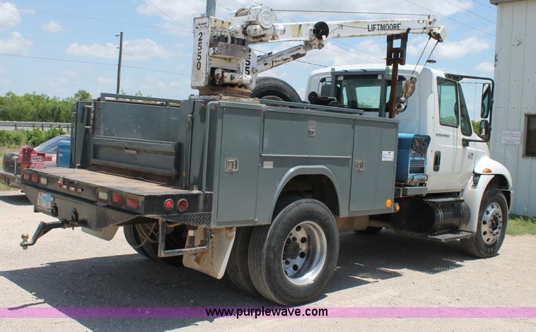 image for item G5737 2003 International DuraStar 4300 service truck