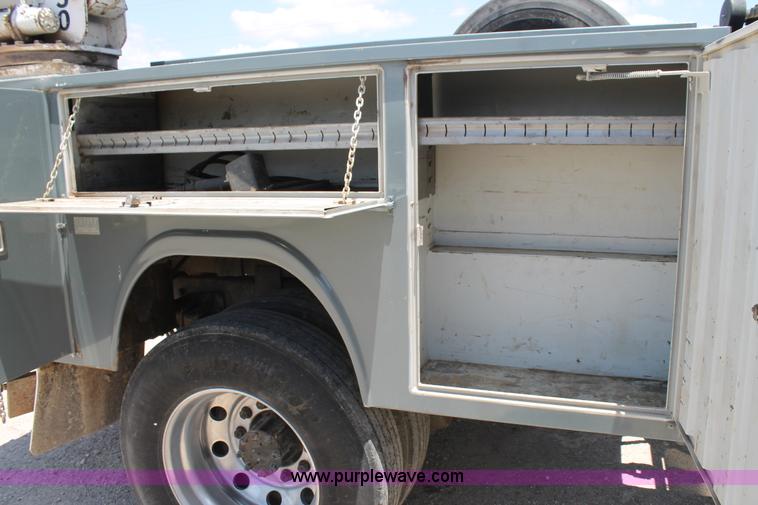 image for item G5737 2003 International DuraStar 4300 service truck