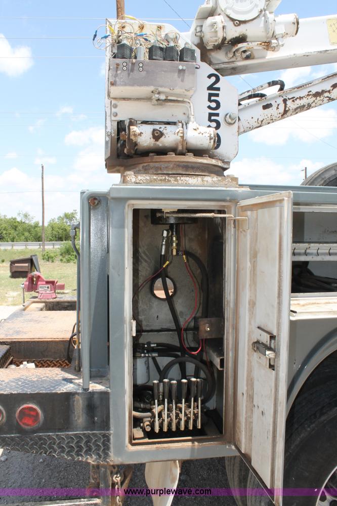 image for item G5737 2003 International DuraStar 4300 service truck