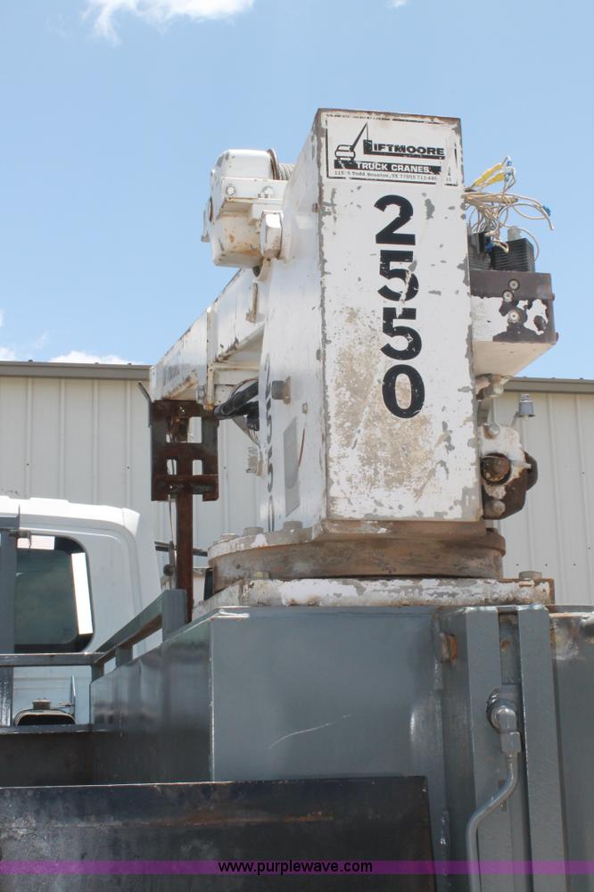 image for item G5737 2003 International DuraStar 4300 service truck