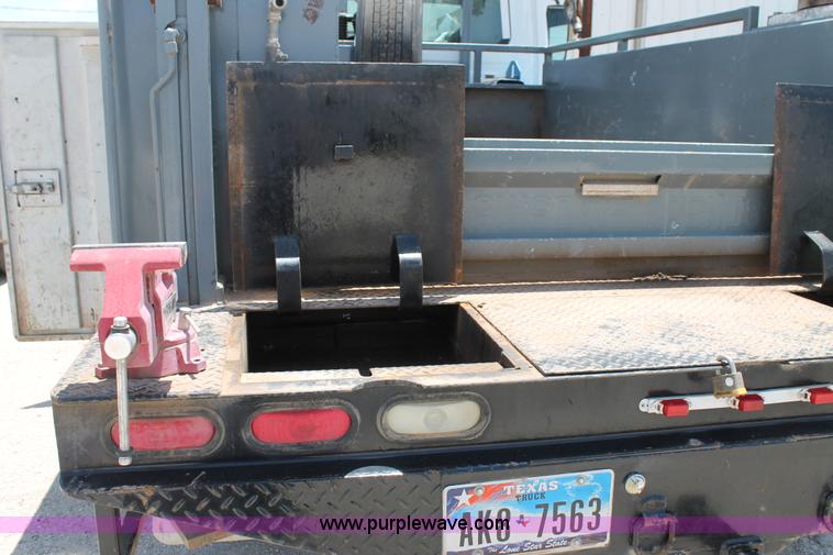 image for item G5737 2003 International DuraStar 4300 service truck