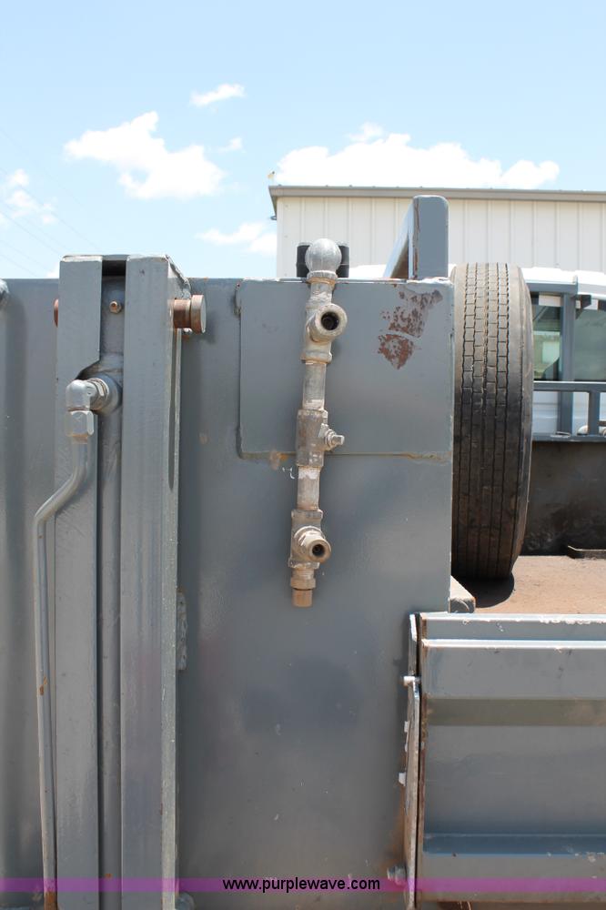 image for item G5737 2003 International DuraStar 4300 service truck