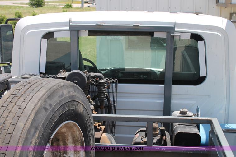 image for item G5737 2003 International DuraStar 4300 service truck