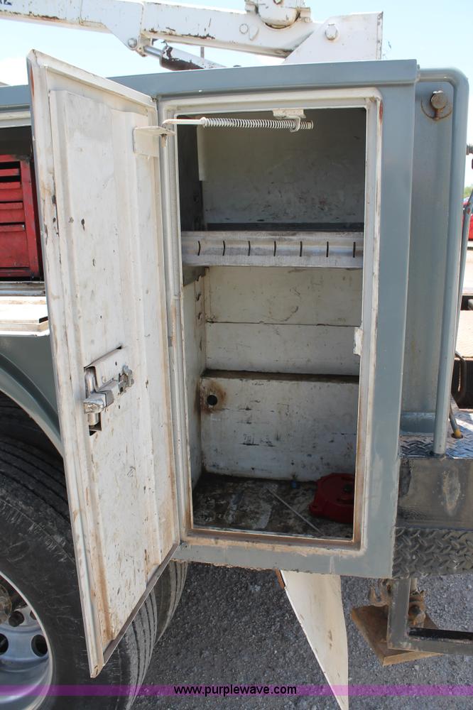 image for item G5737 2003 International DuraStar 4300 service truck