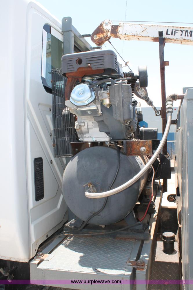 image for item G5737 2003 International DuraStar 4300 service truck