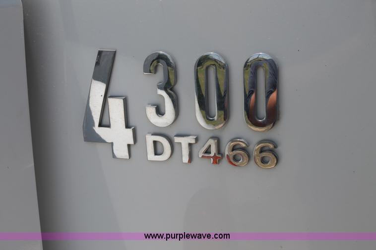 image for item G5737 2003 International DuraStar 4300 service truck