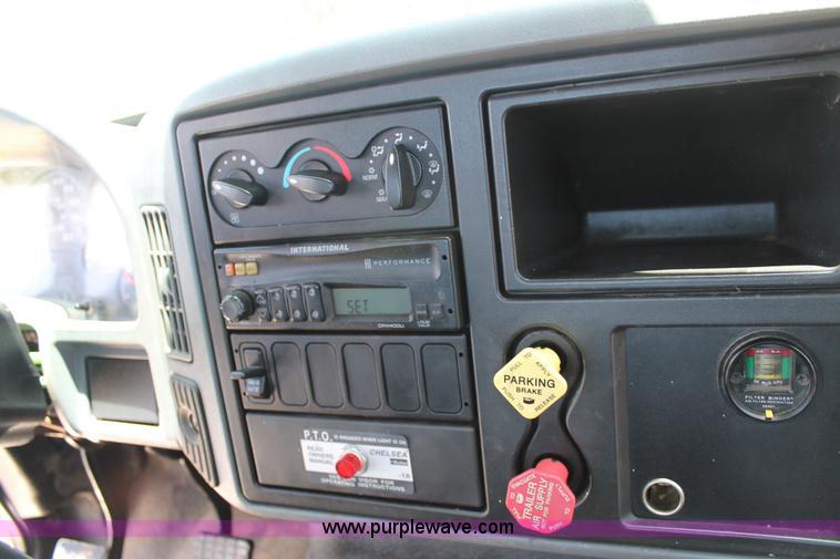 image for item G5737 2003 International DuraStar 4300 service truck