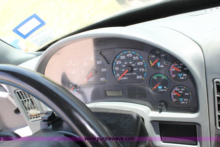 image for item G5737 2003 International DuraStar 4300 service truck