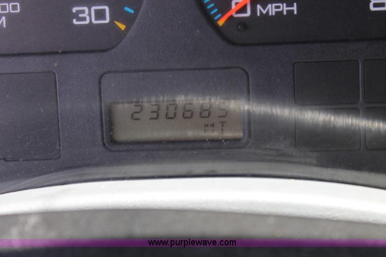 image for item G5737 2003 International DuraStar 4300 service truck