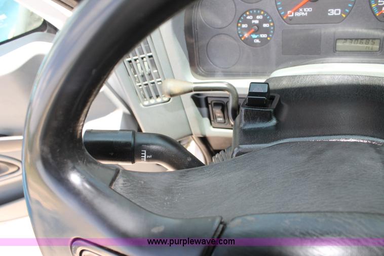 image for item G5737 2003 International DuraStar 4300 service truck