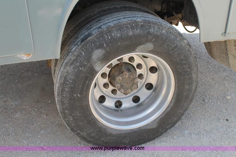 image for item G5737 2003 International DuraStar 4300 service truck