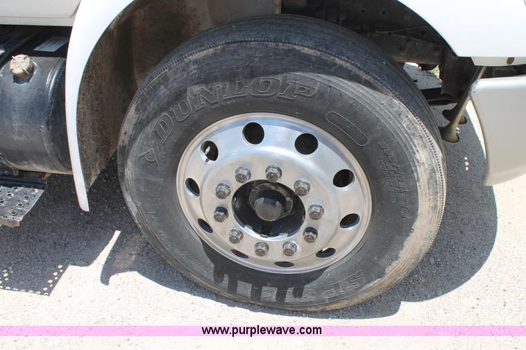 image for item G5737 2003 International DuraStar 4300 service truck