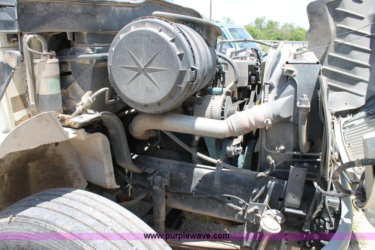 image for item G5737 2003 International DuraStar 4300 service truck