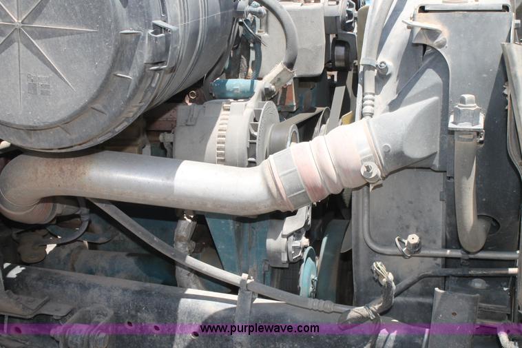 image for item G5737 2003 International DuraStar 4300 service truck