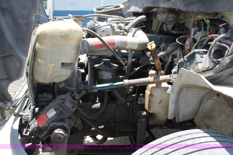 image for item G5737 2003 International DuraStar 4300 service truck