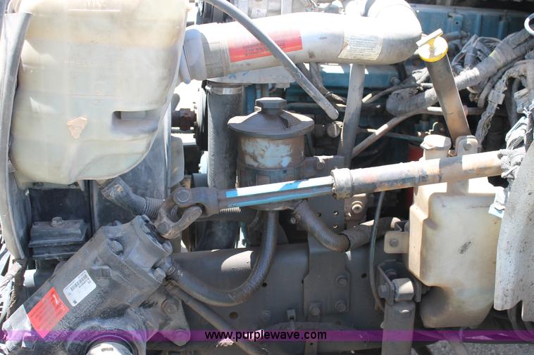 image for item G5737 2003 International DuraStar 4300 service truck