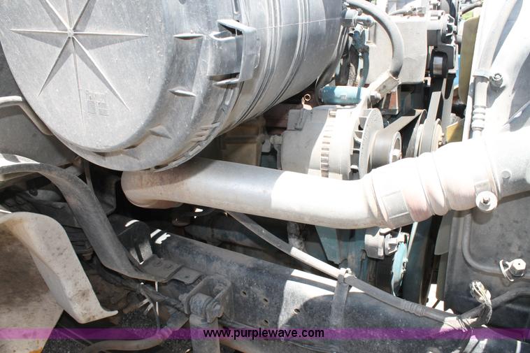 image for item G5737 2003 International DuraStar 4300 service truck