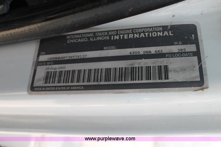 image for item G5737 2003 International DuraStar 4300 service truck