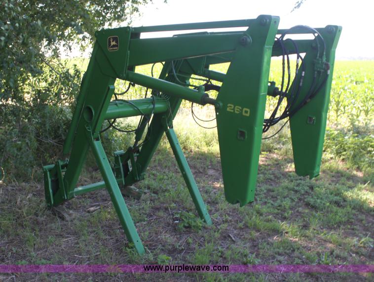 image for item H7481 John Deere 260 loader