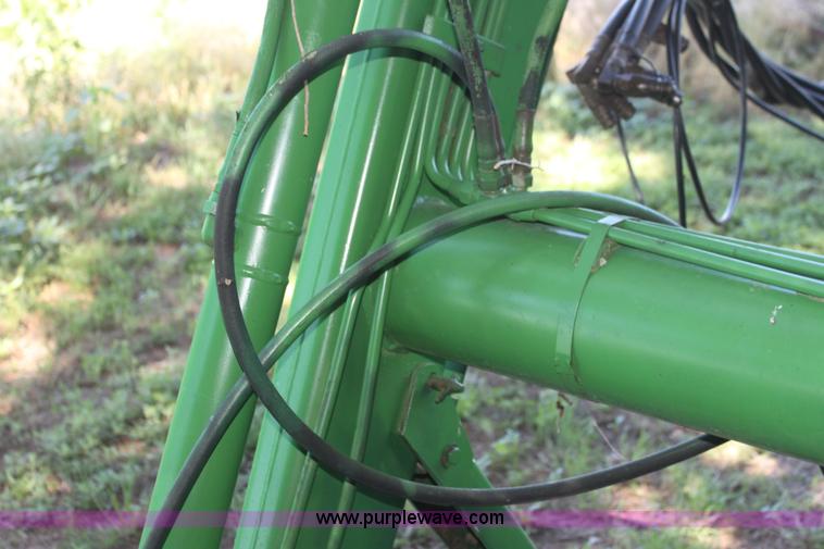 image for item H7481 John Deere 260 loader