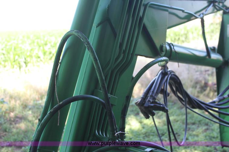 image for item H7481 John Deere 260 loader