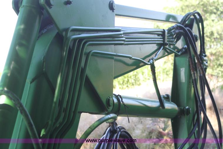 image for item H7481 John Deere 260 loader