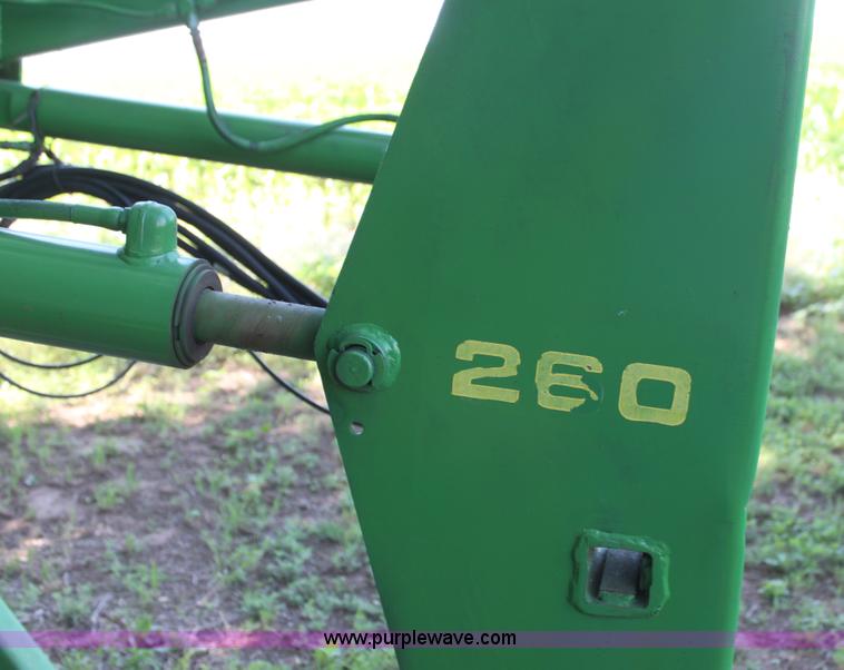 image for item H7481 John Deere 260 loader