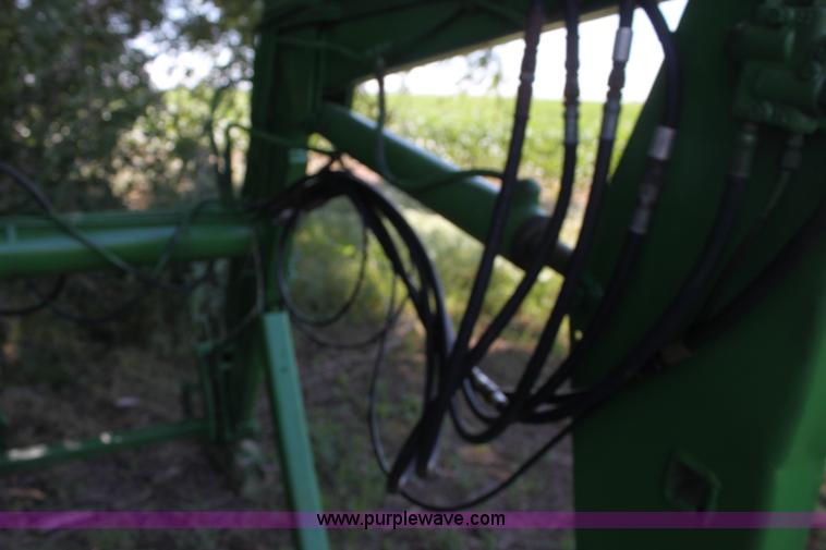 image for item H7481 John Deere 260 loader