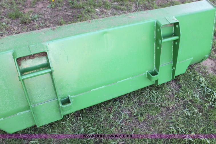 image for item H7481 John Deere 260 loader