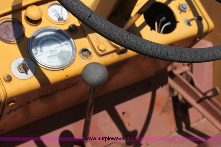 image for item H7482 Minneapolis Moline G-VI tractor