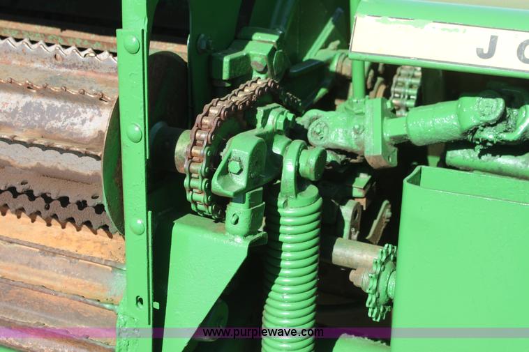 image for item H7483 John Deere 3960 silage cutter