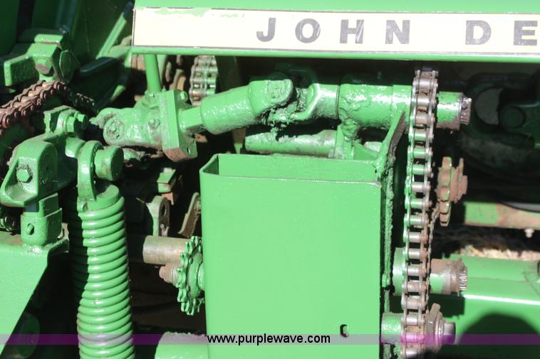 image for item H7483 John Deere 3960 silage cutter