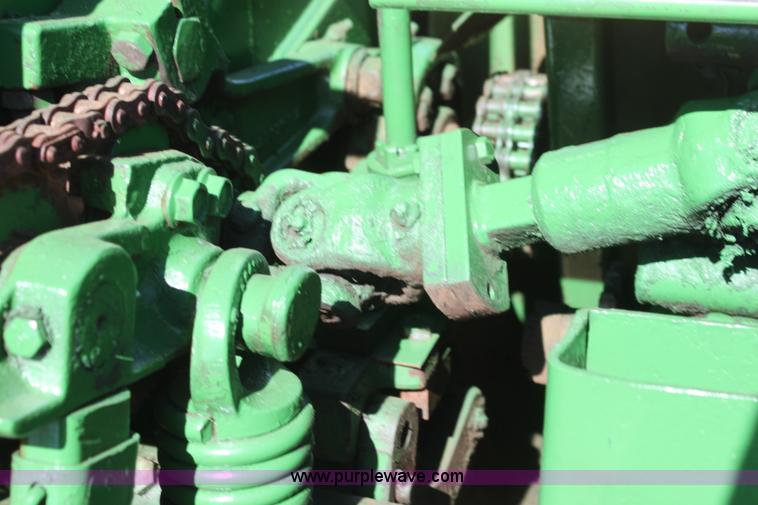 image for item H7483 John Deere 3960 silage cutter