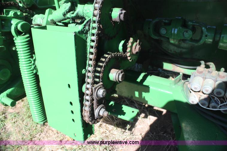 image for item H7483 John Deere 3960 silage cutter