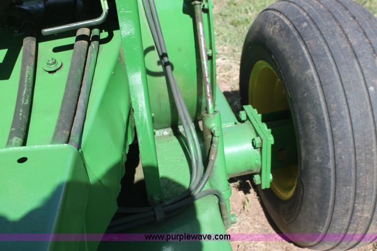 image for item H7483 John Deere 3960 silage cutter