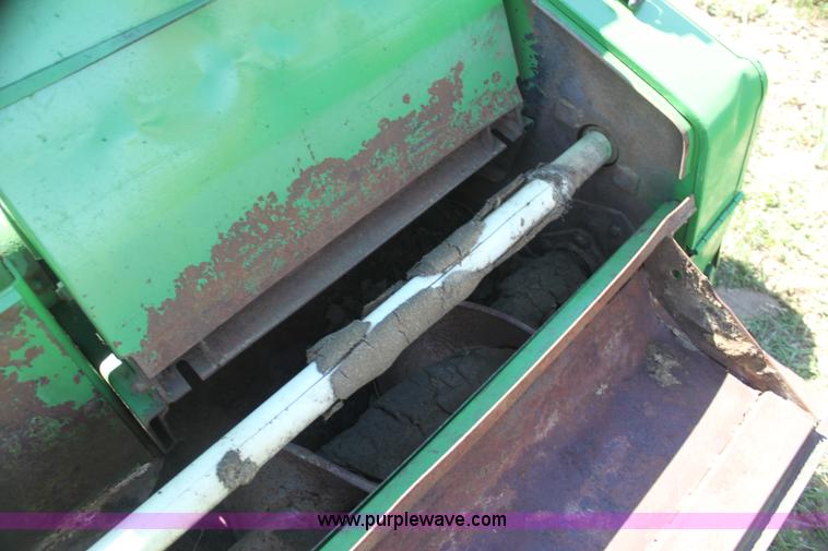 image for item H7483 John Deere 3960 silage cutter