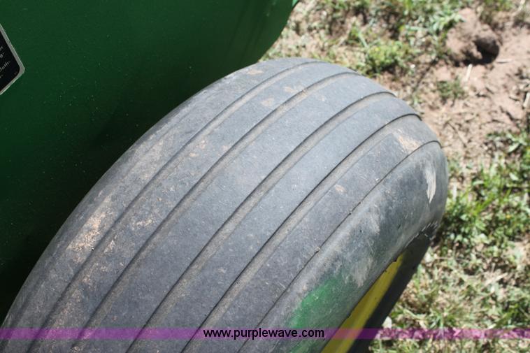 image for item H7483 John Deere 3960 silage cutter