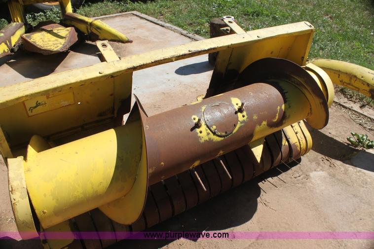 image for item H7483 John Deere 3960 silage cutter