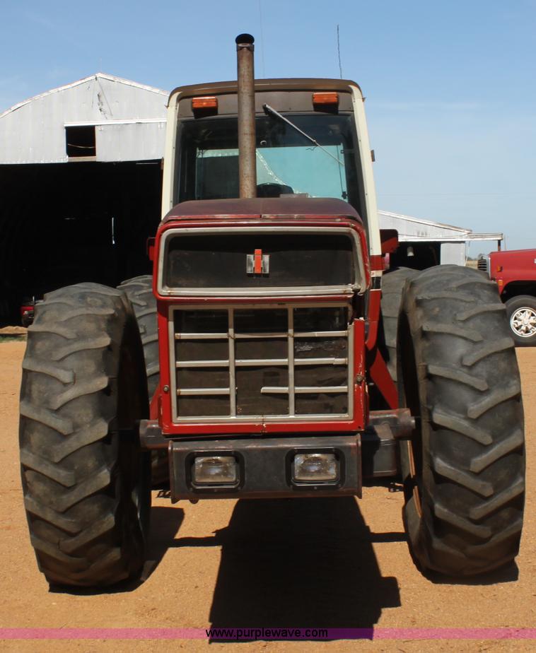 image for item H7484 1981 International 3388 2+2 4WD tractor