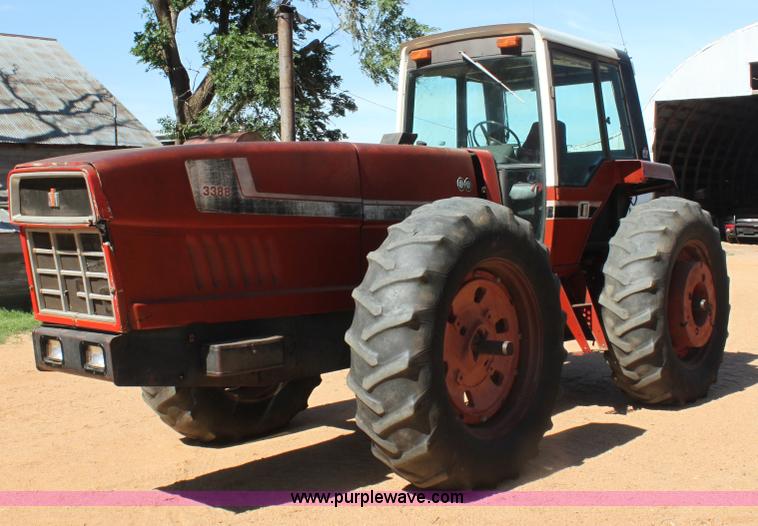 image for item H7484 1981 International 3388 2+2 4WD tractor