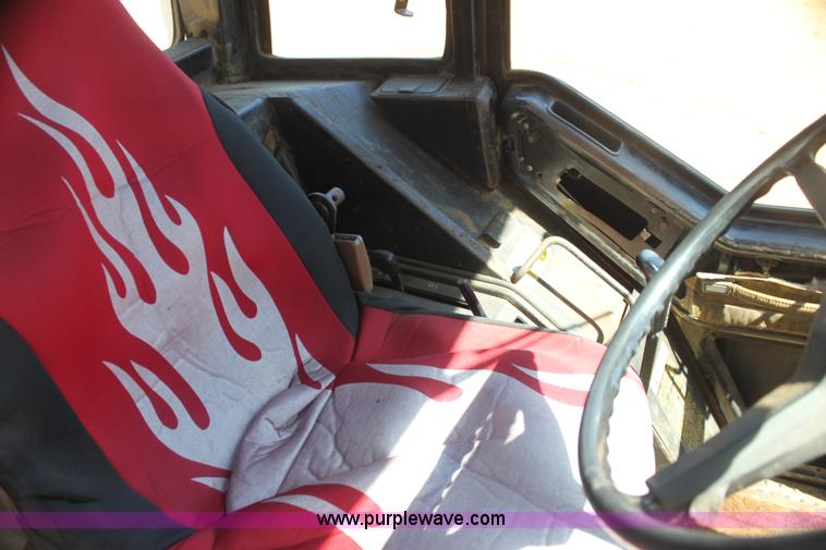 image for item H7484 1981 International 3388 2+2 4WD tractor