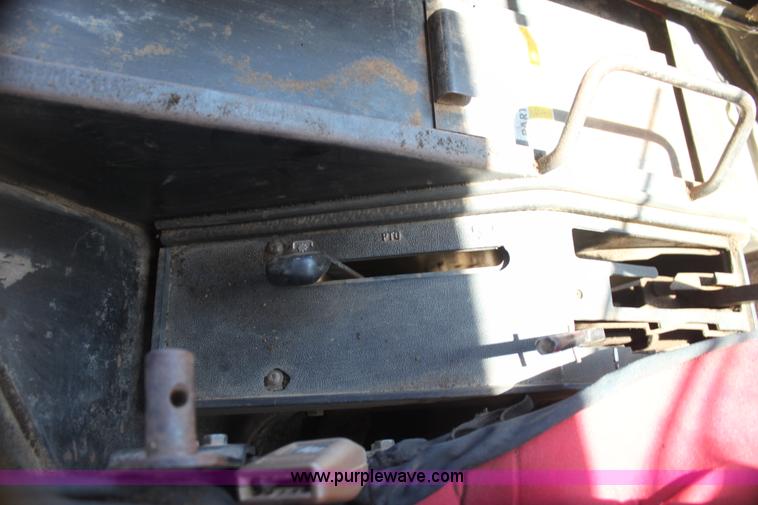 image for item H7484 1981 International 3388 2+2 4WD tractor