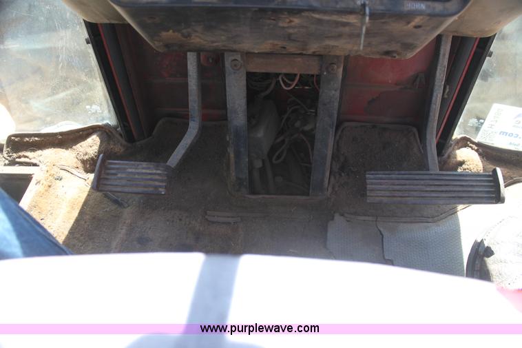 image for item H7484 1981 International 3388 2+2 4WD tractor